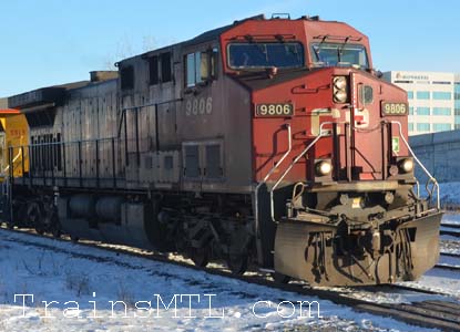 Locomotive CP9806 right side / coté droit